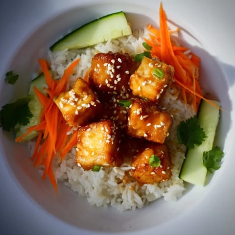 Chili-Mayo Baked Tofu Bowls