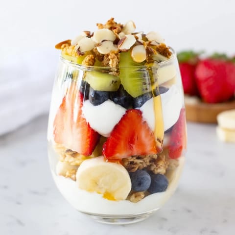 Layered Yogurt Fruit Parfait